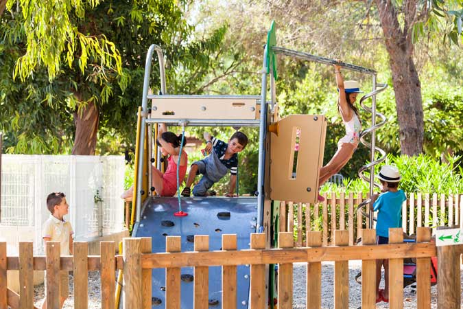 Aire de jeux du camping 4 étoiles de Saint Mandrier