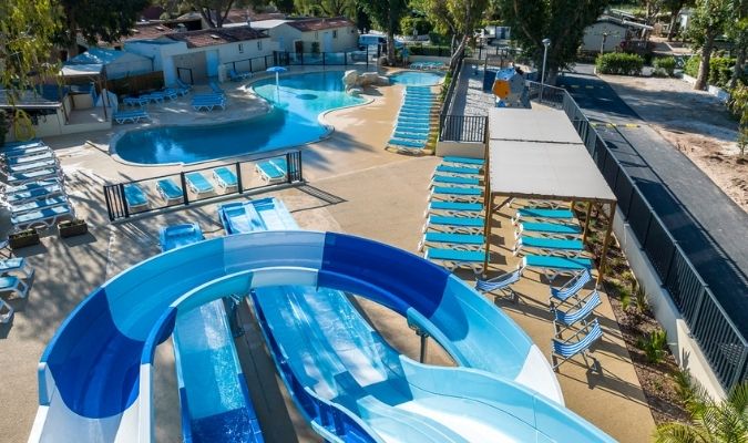 camping avec toboggans aquatiques