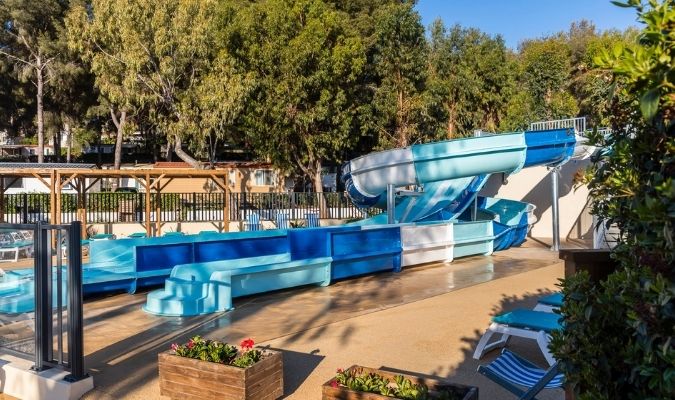 espace aquatique adapté aux enfants dans camping presquile saint mandrier