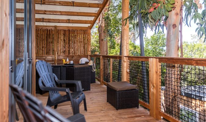 chalet en bois avec terrasse camping saint mandrier